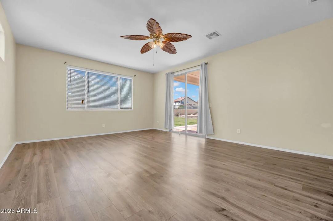 Real Estate Picture 15