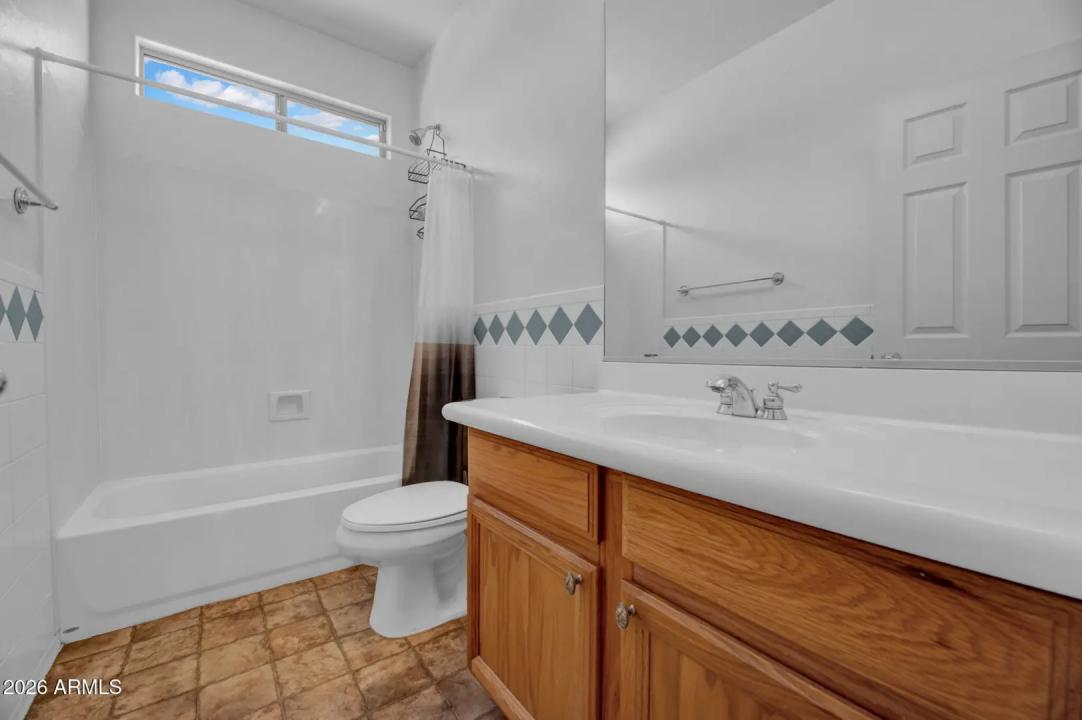 Real Estate Picture 22