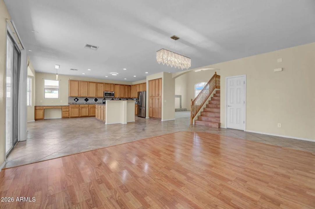 Real Estate Picture 13