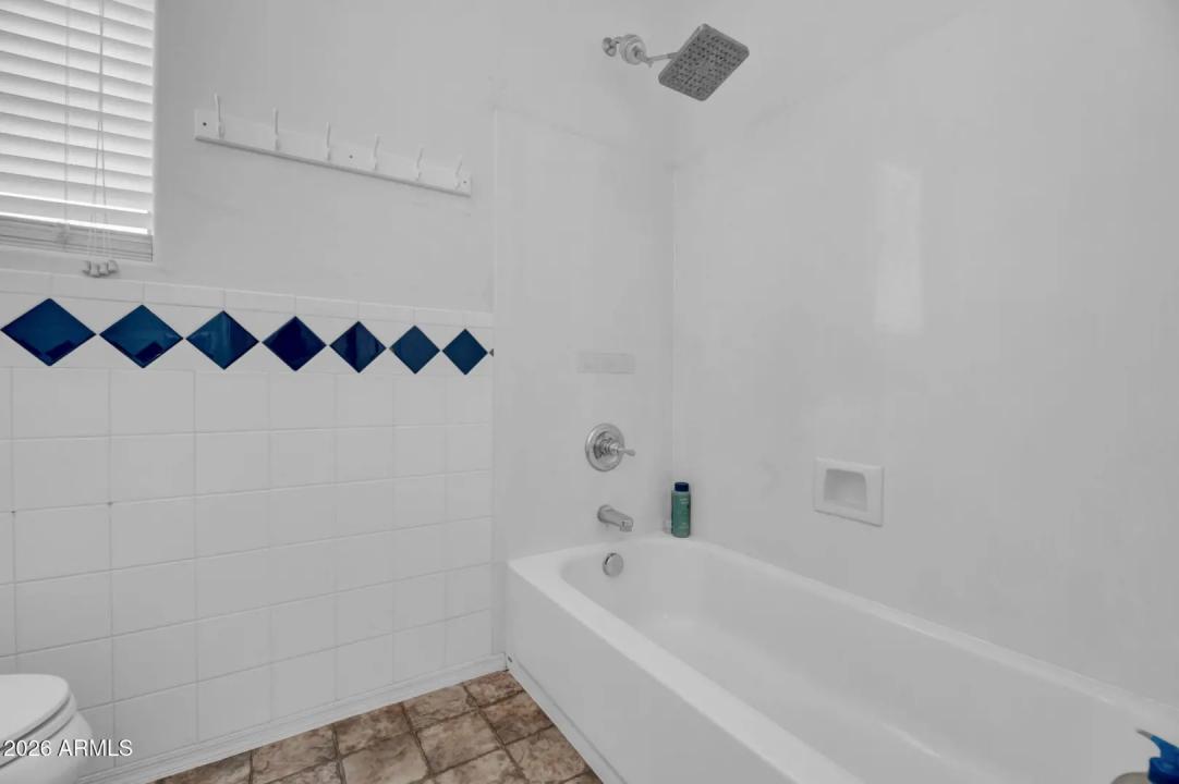 Real Estate Picture 24