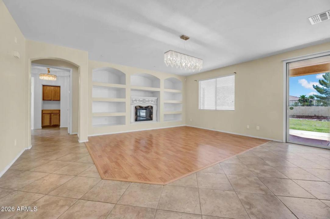 Real Estate Picture 12