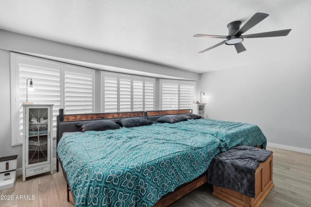 Real Estate Picture 24