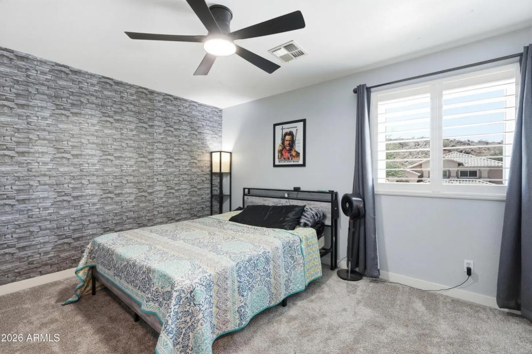 Real Estate Picture 38