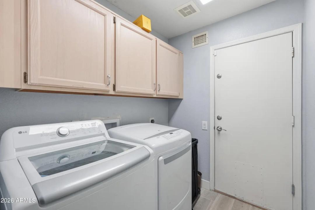 Real Estate Picture 43