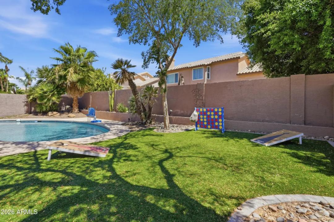 Real Estate Picture 4