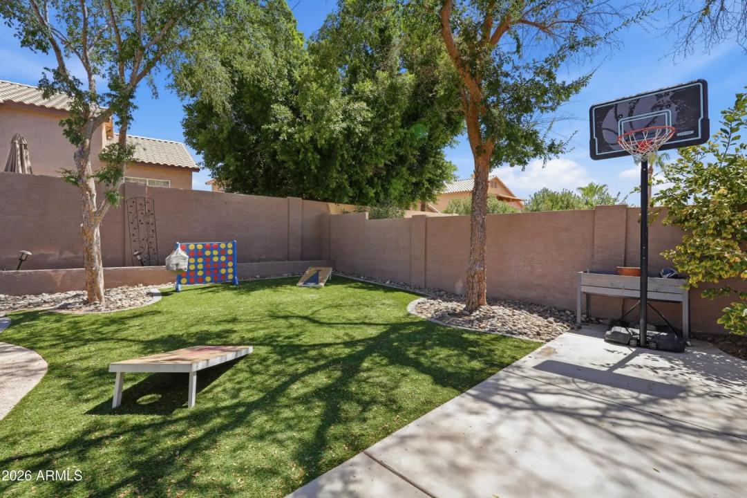Real Estate Picture 5