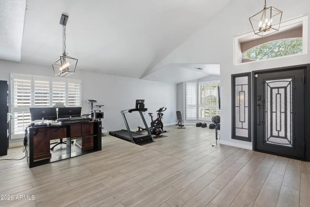 Real Estate Picture 11