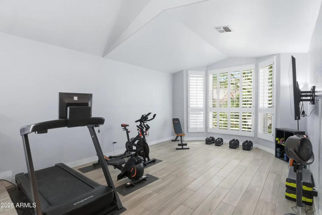 Real Estate Picture 12