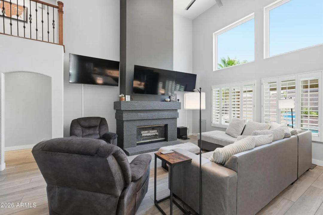 Real Estate Picture 14