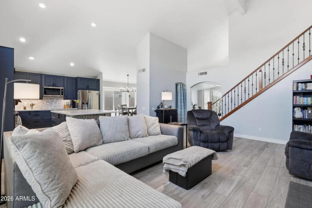 Real Estate Picture 16