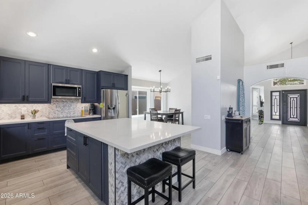 Real Estate Picture 18