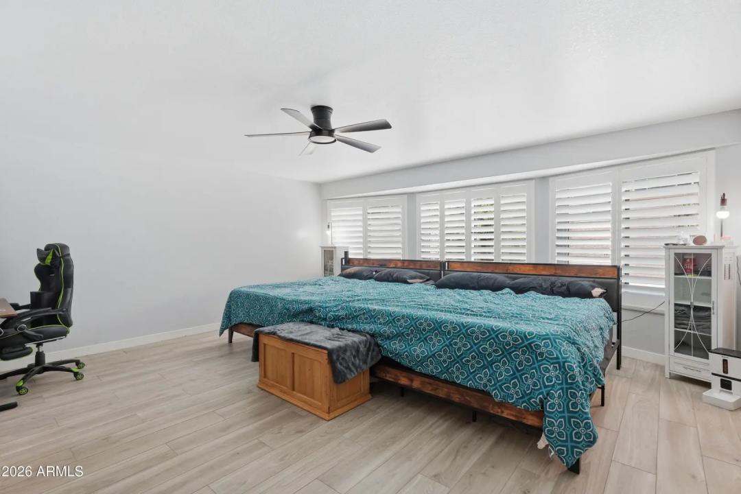 Real Estate Picture 25