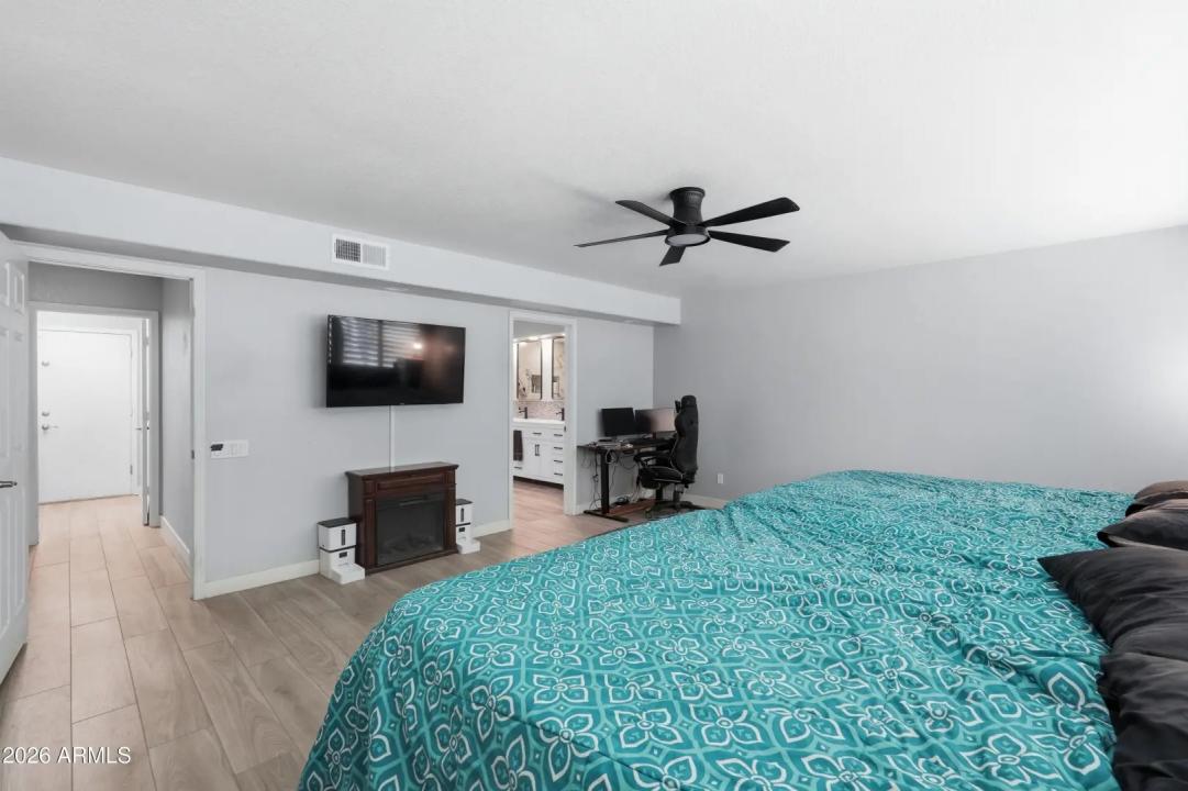 Real Estate Picture 26