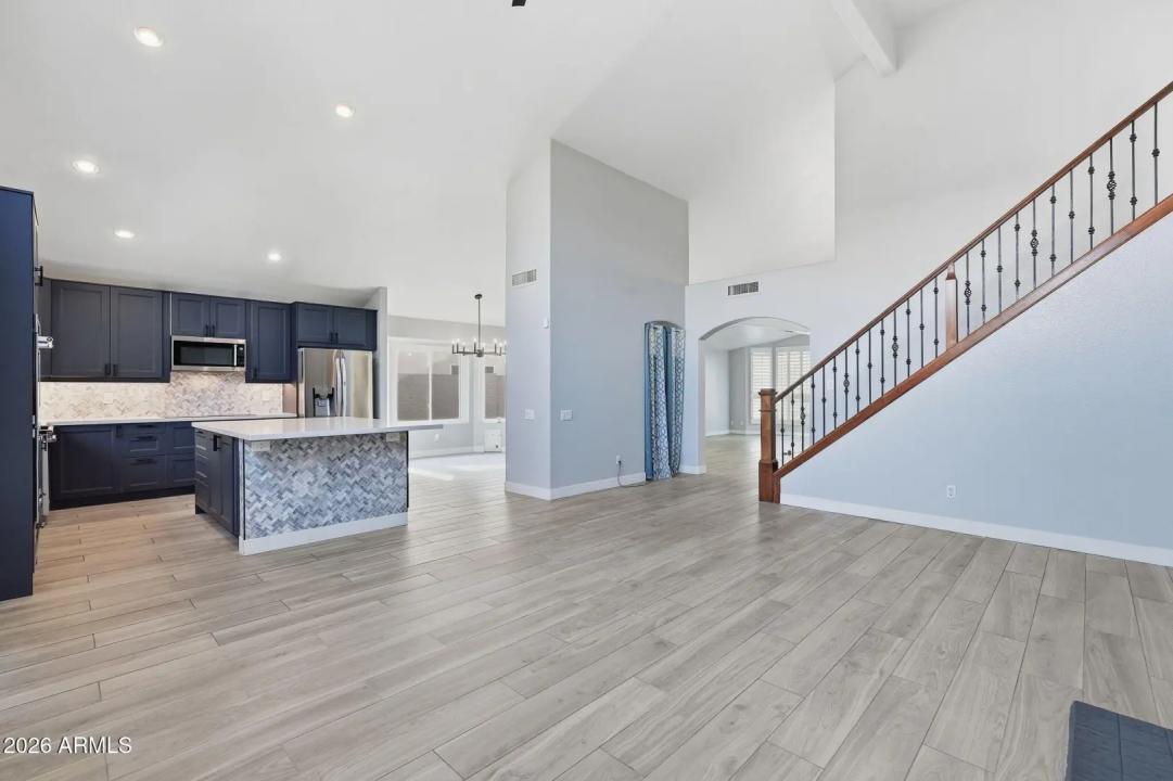 Real Estate Picture 25