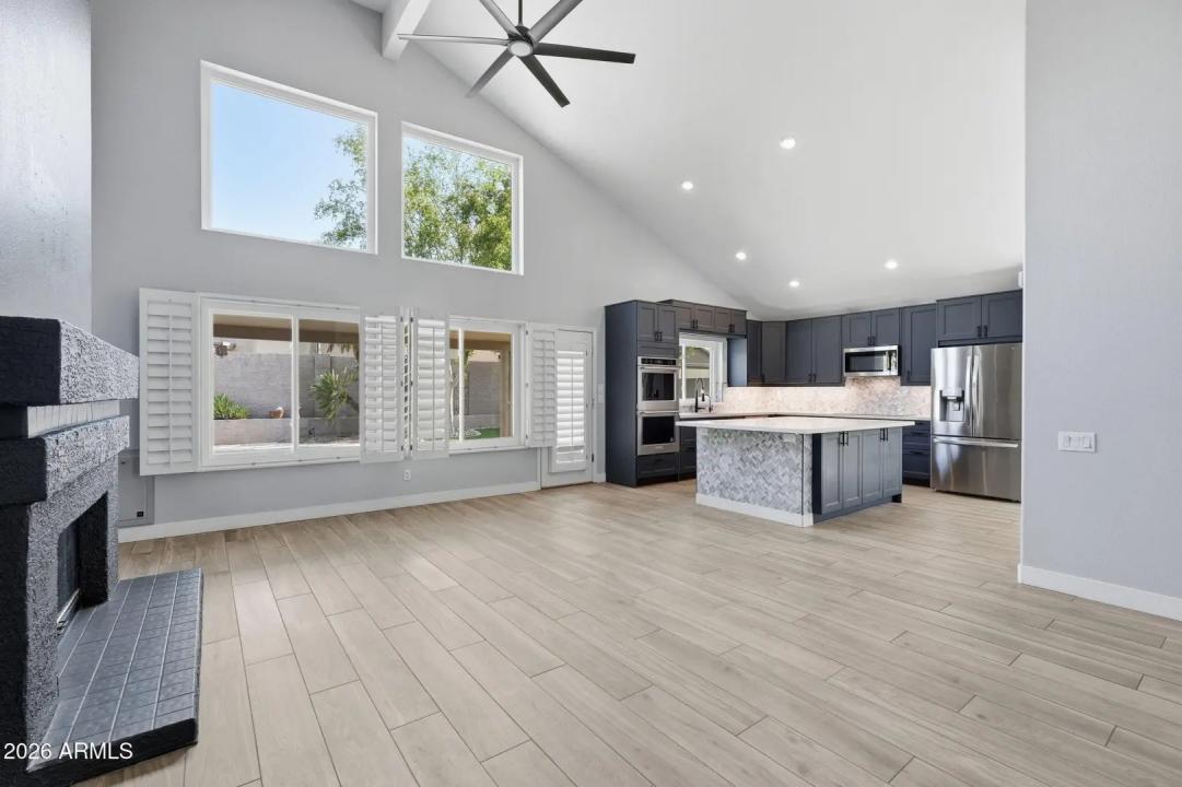 Real Estate Picture 24