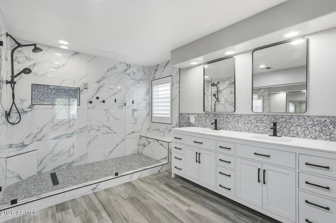 Real Estate Picture 33