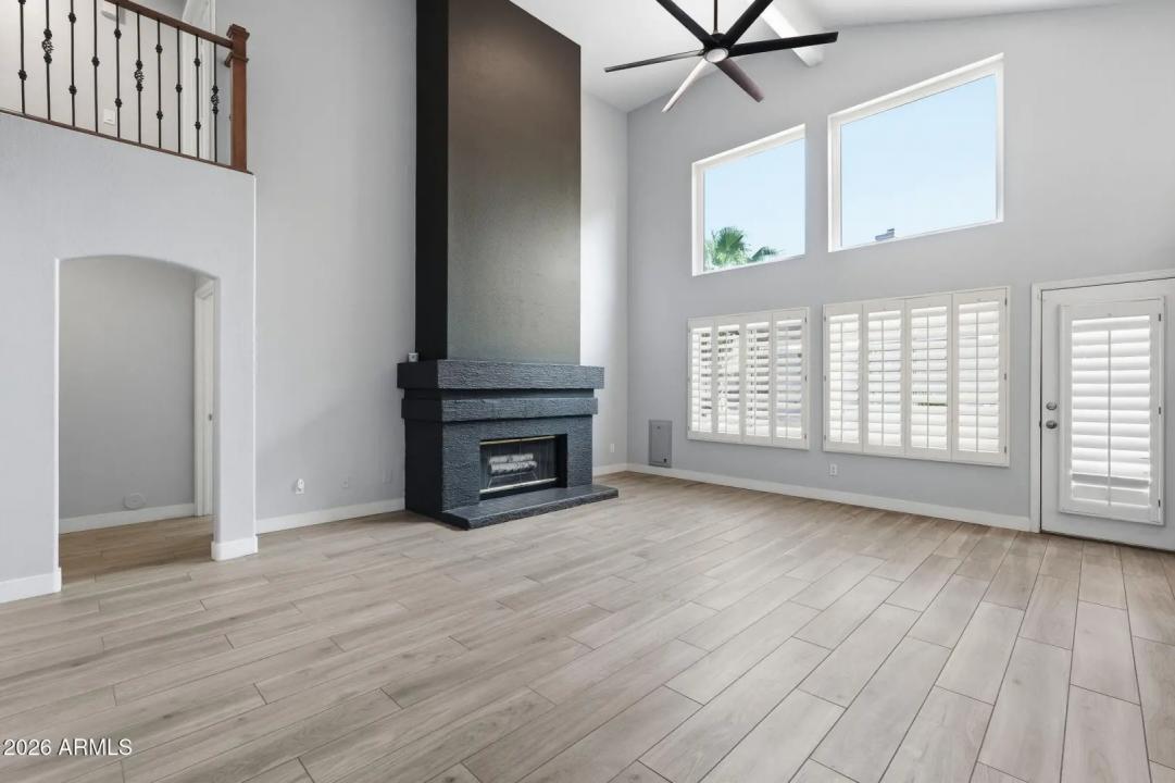 Real Estate Picture 18