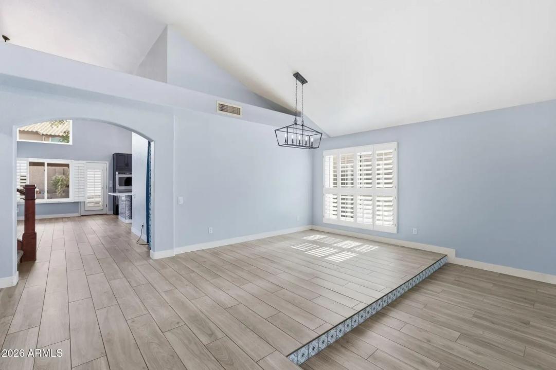 Real Estate Picture 12