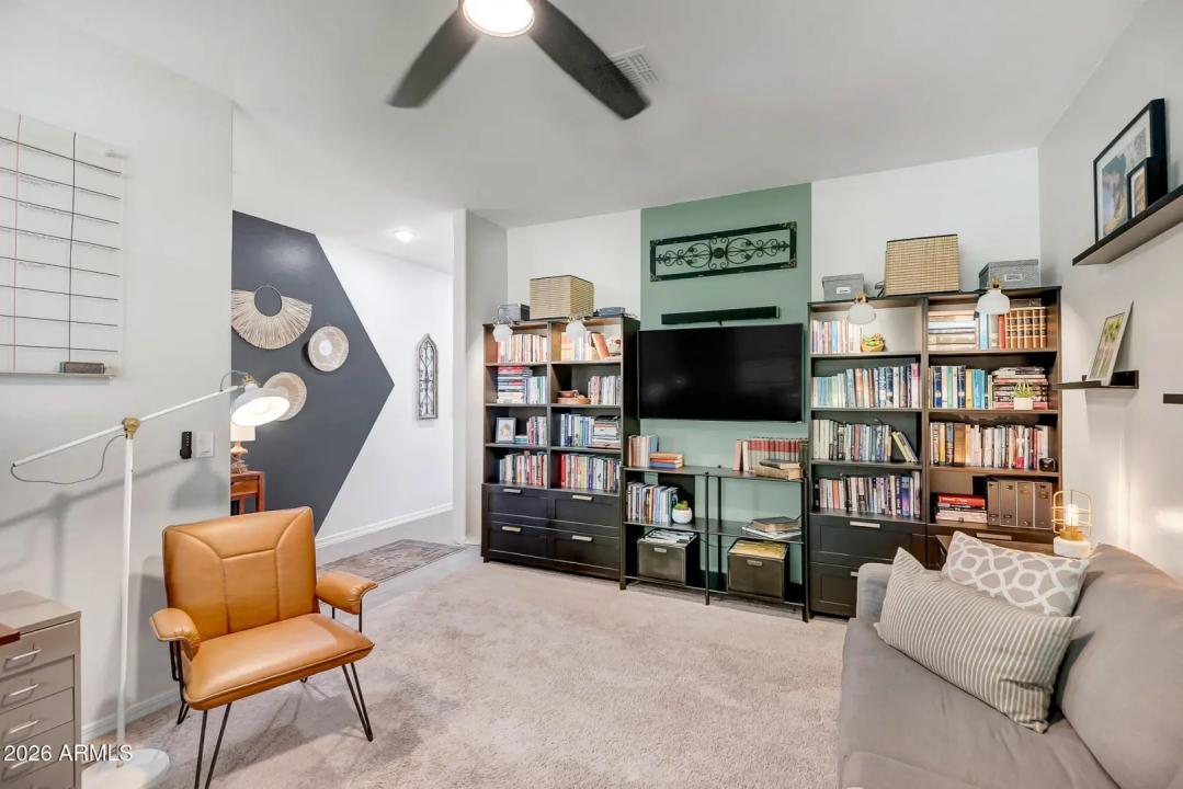 Real Estate Picture 4