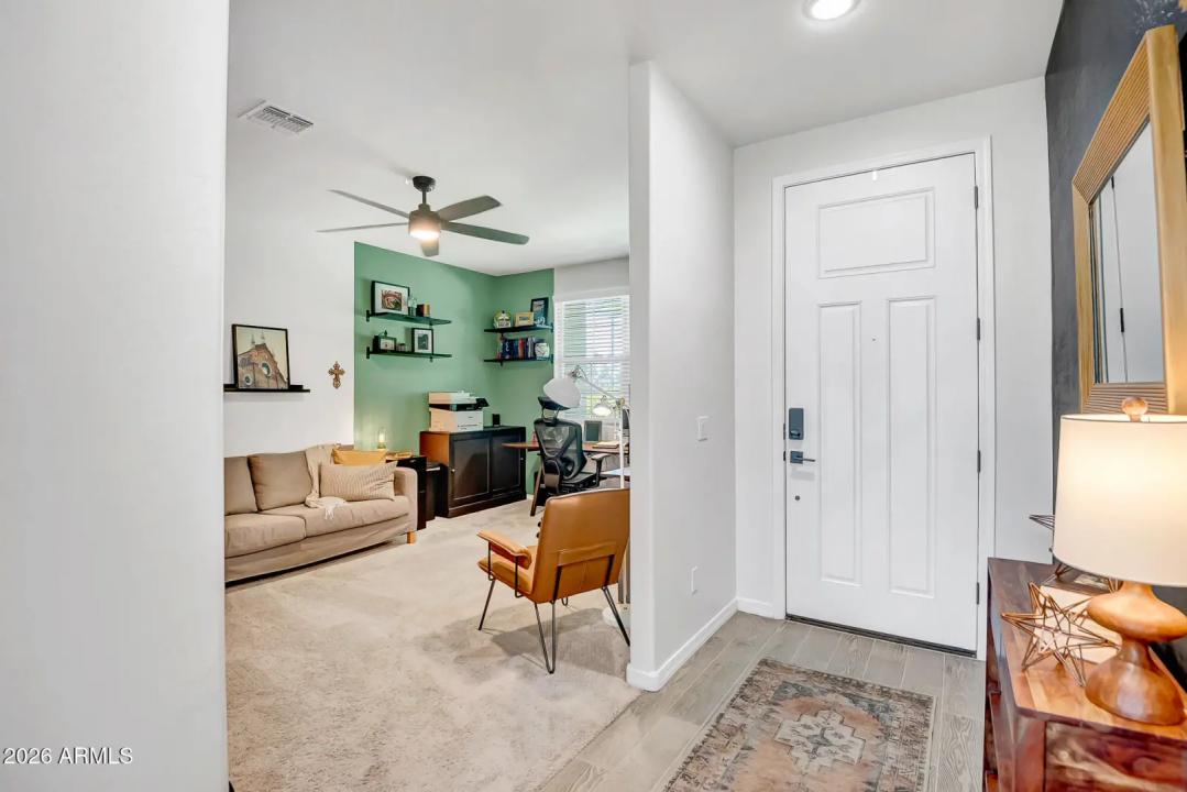 Real Estate Picture 3