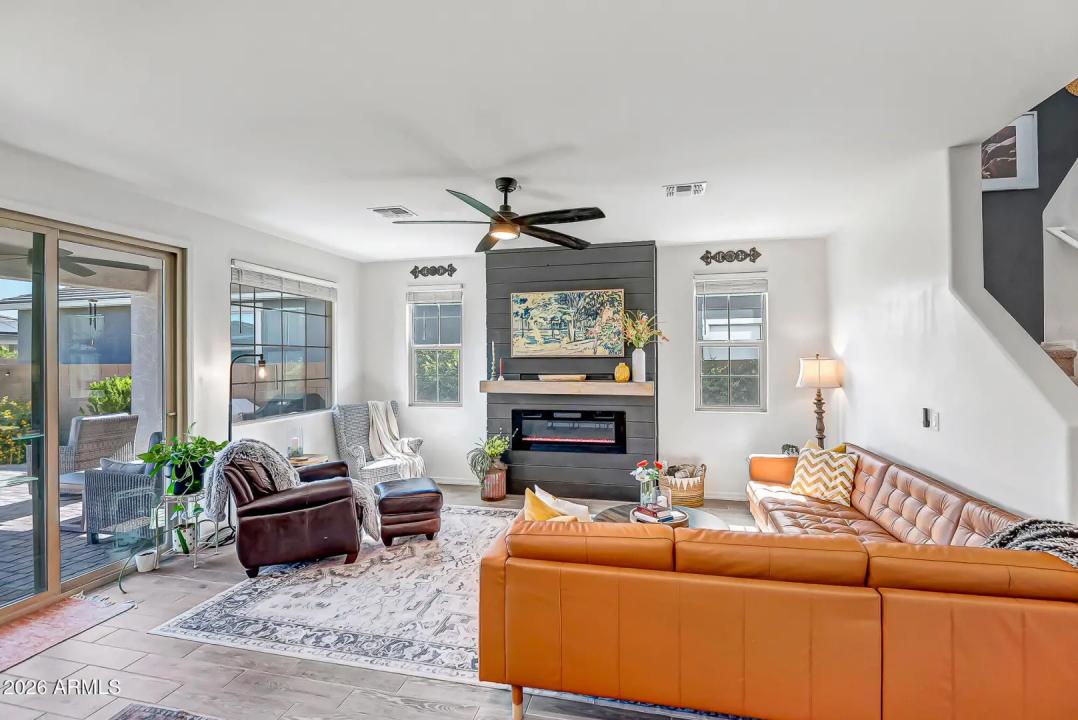 Real Estate Picture 7