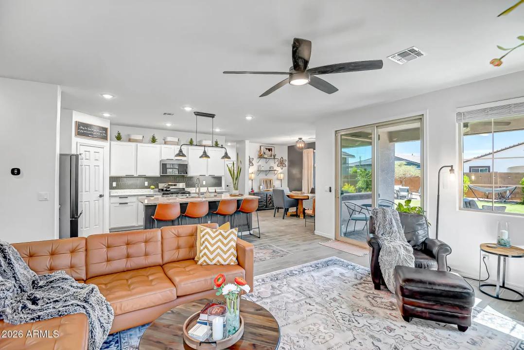 Real Estate Picture 10