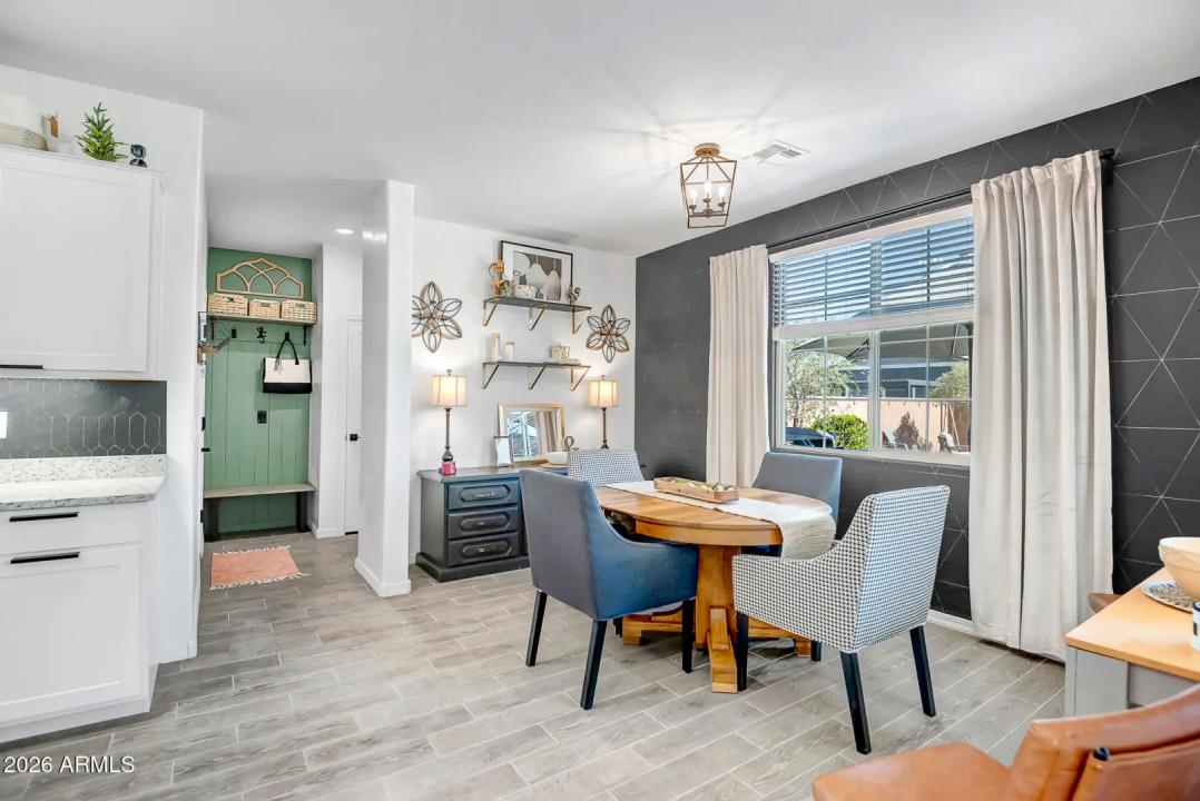 Real Estate Picture 20