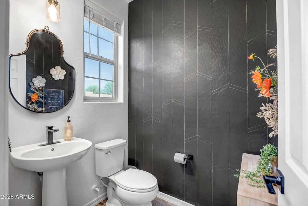 Real Estate Picture 22
