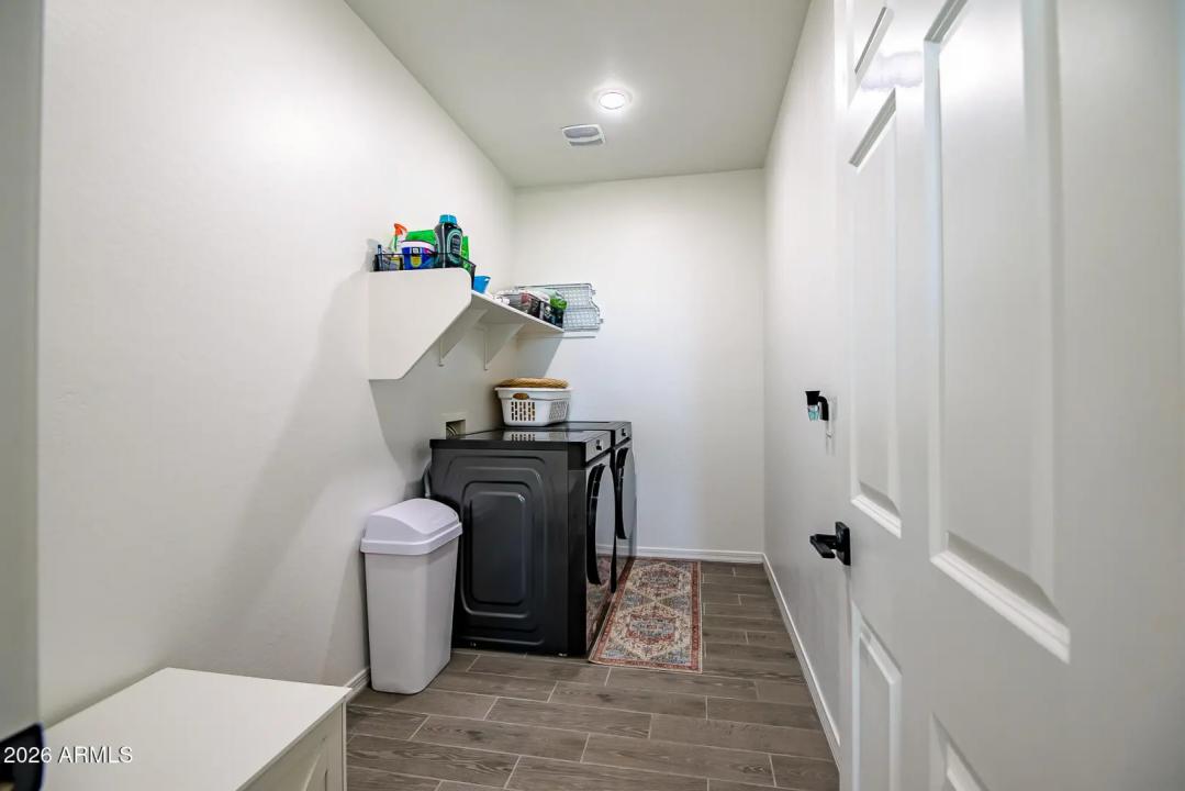 Real Estate Picture 30