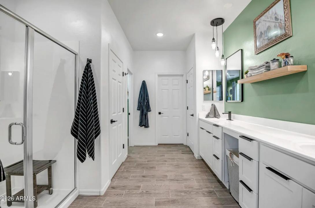 Real Estate Picture 27