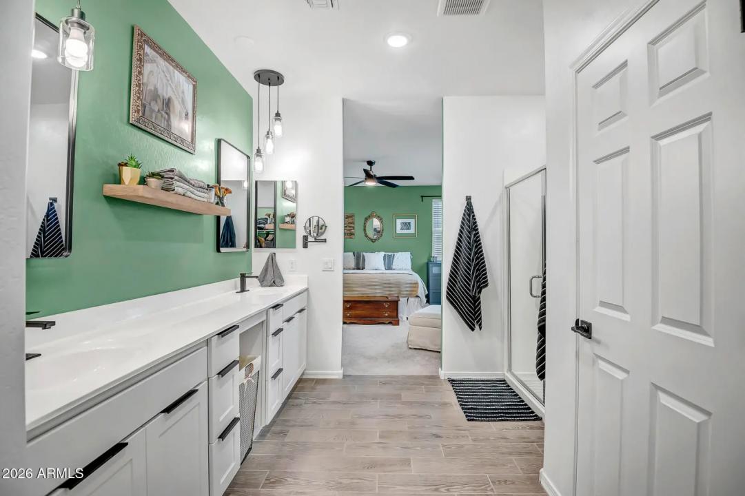 Real Estate Picture 28