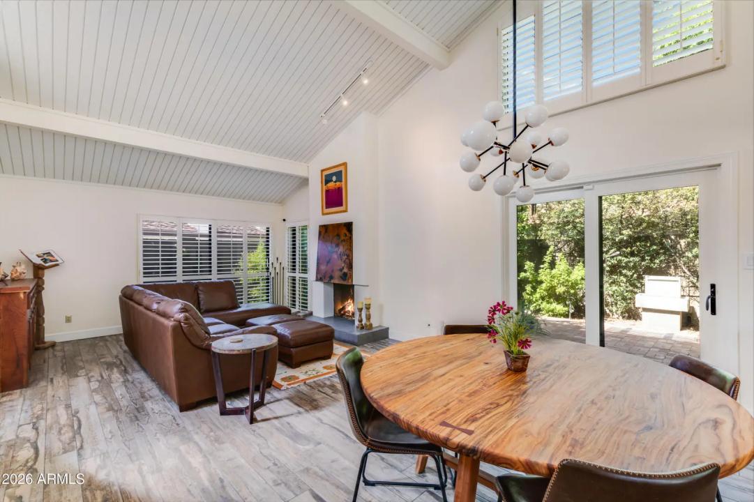 Real Estate Picture 5