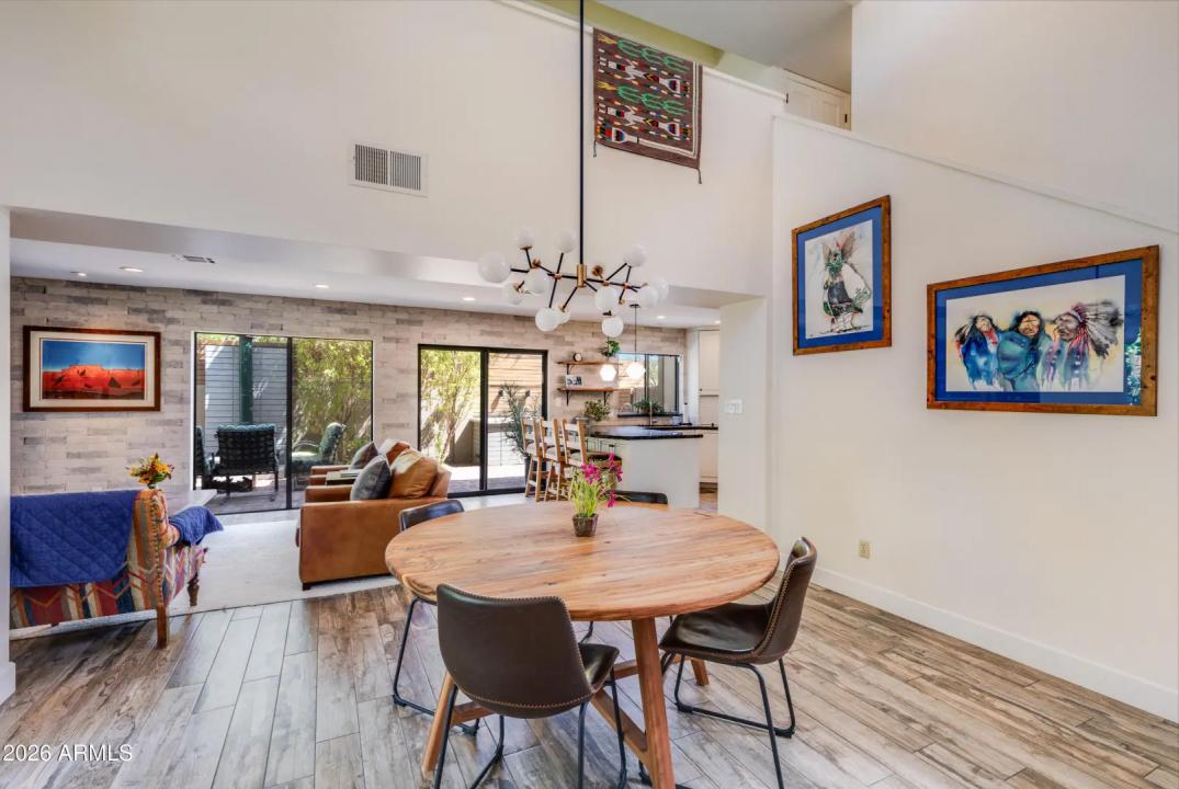 Real Estate Picture 4