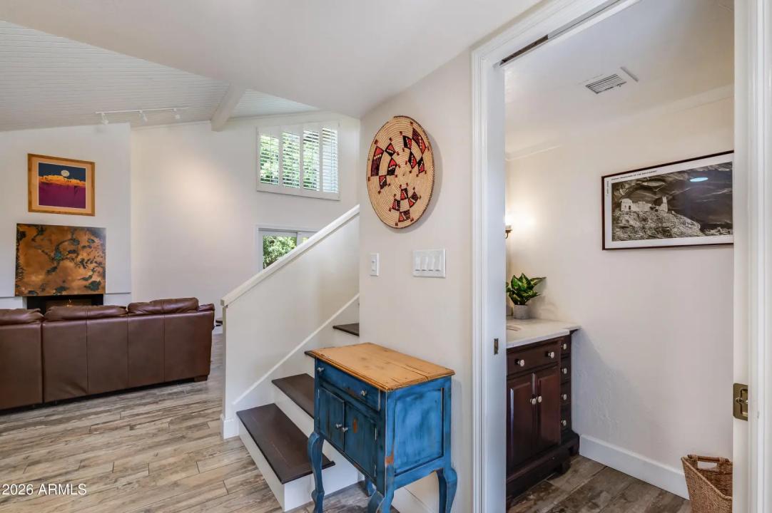 Real Estate Picture 16