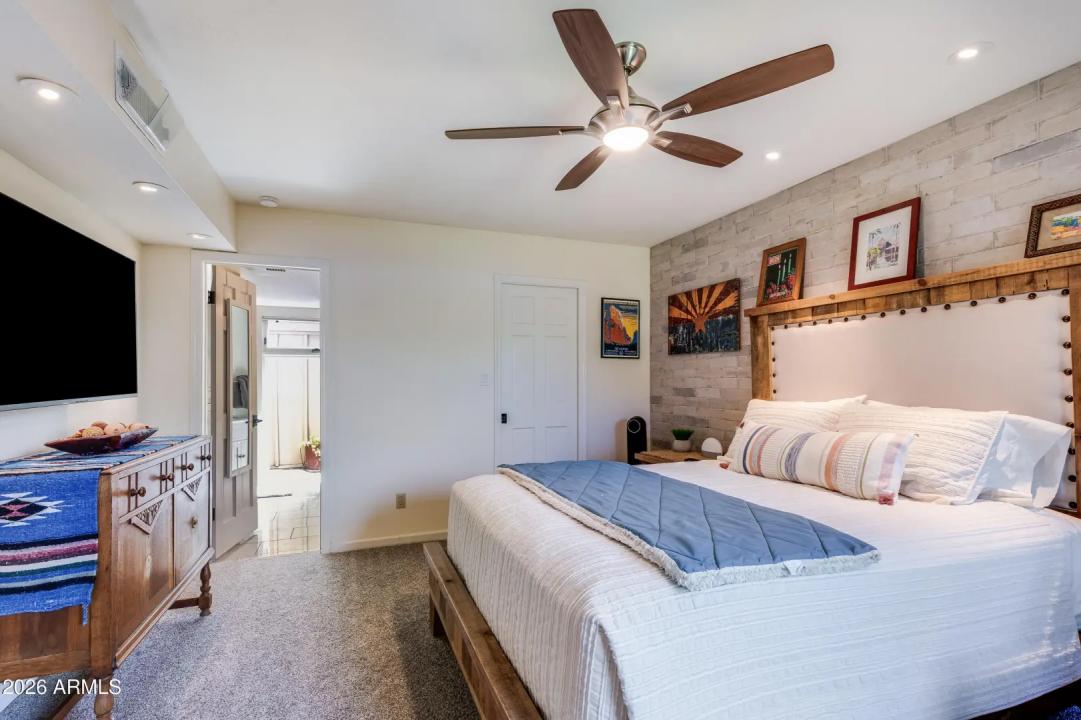 Real Estate Picture 13