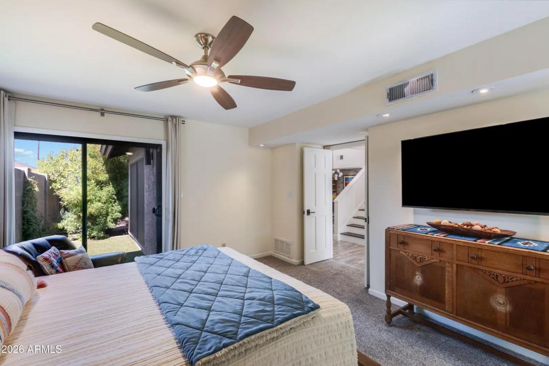 Real Estate Picture 12