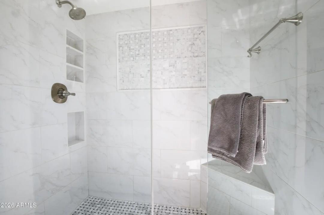 Real Estate Picture 15