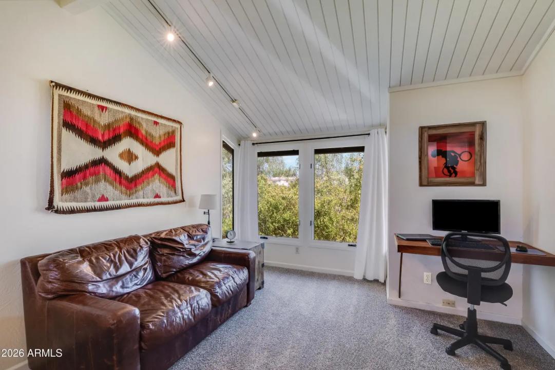 Real Estate Picture 19