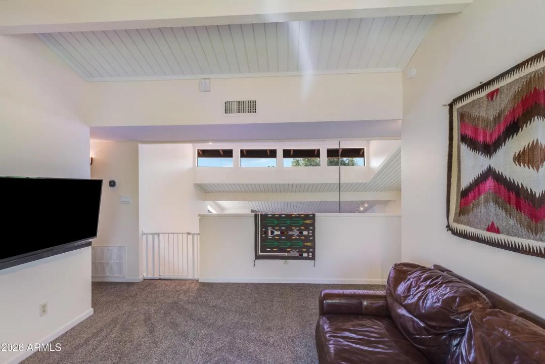 Real Estate Picture 22