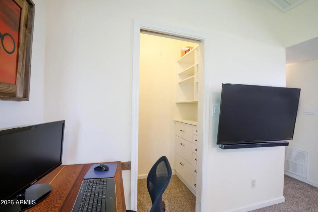 Real Estate Picture 23