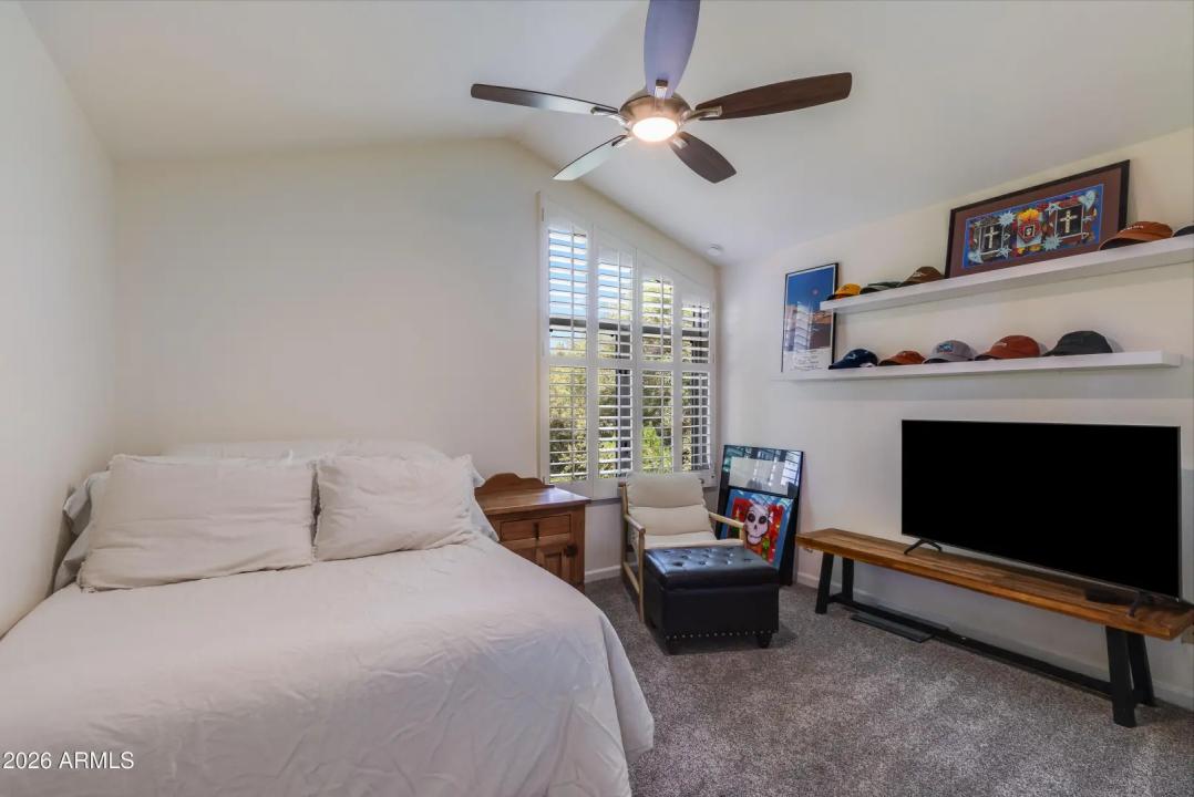 Real Estate Picture 24