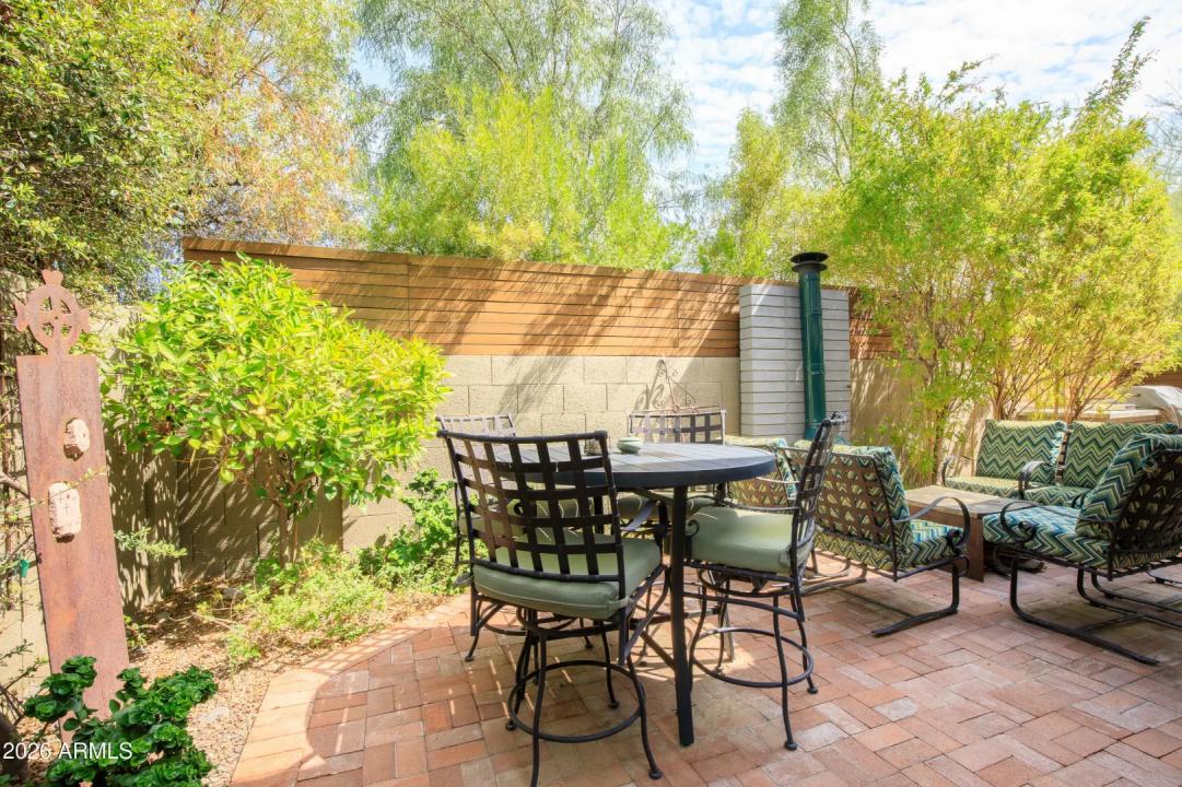 Real Estate Picture 33