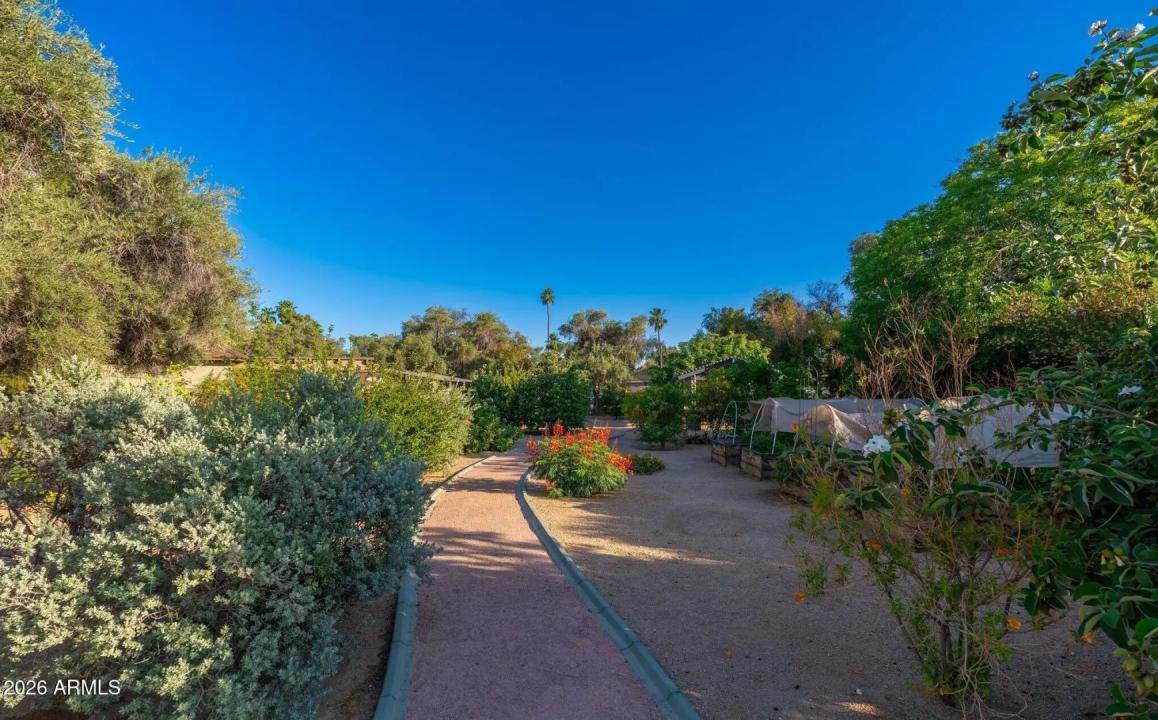 Real Estate Picture 42