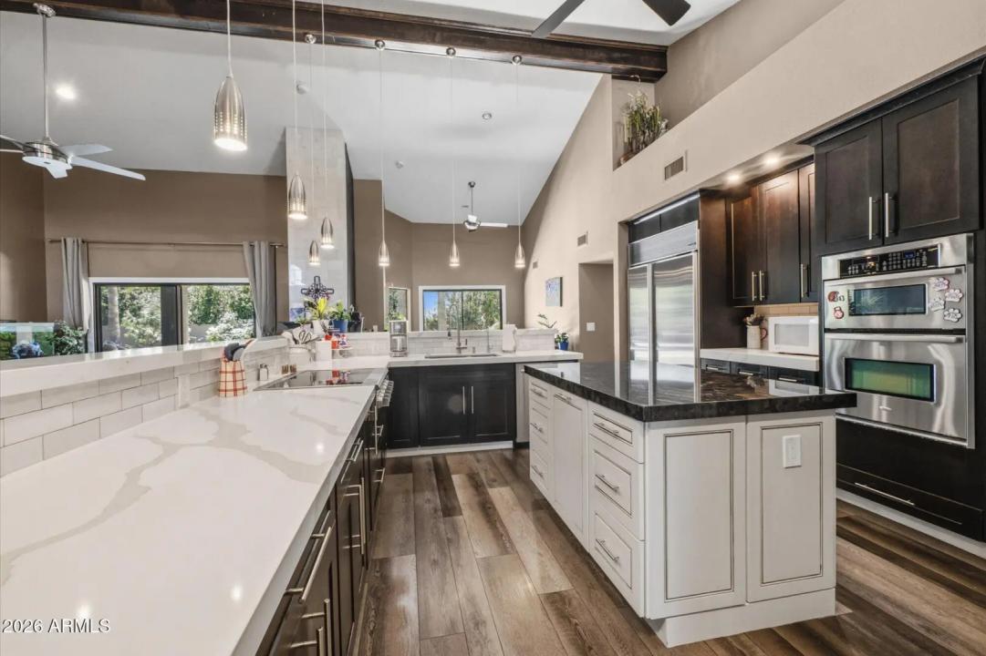 Real Estate Picture 6