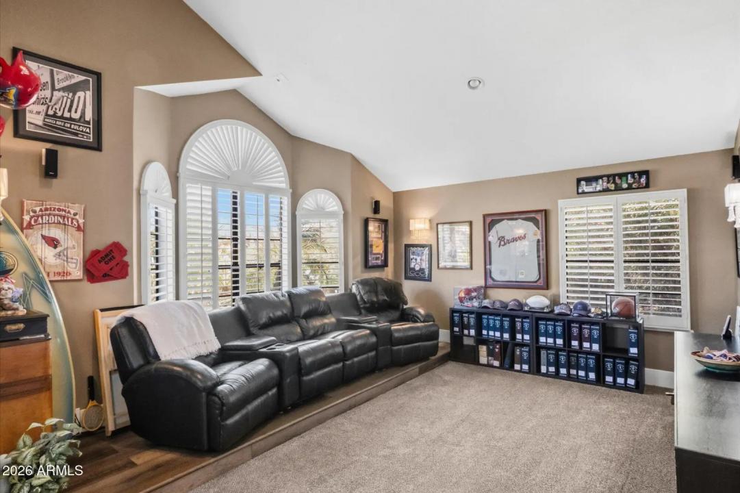 Real Estate Picture 12