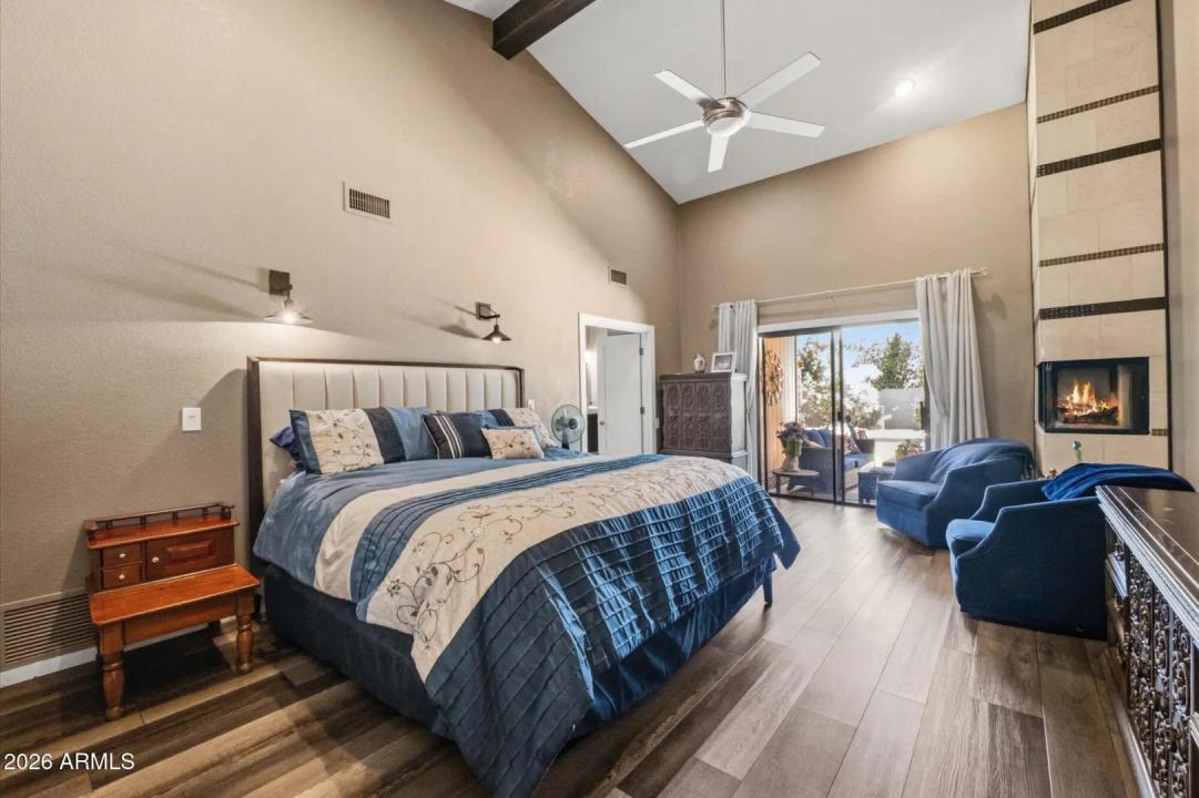 Real Estate Picture 14