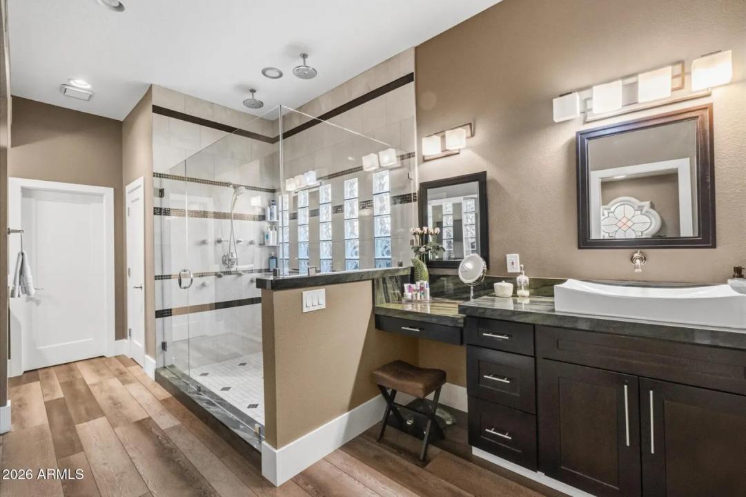 Real Estate Picture 15
