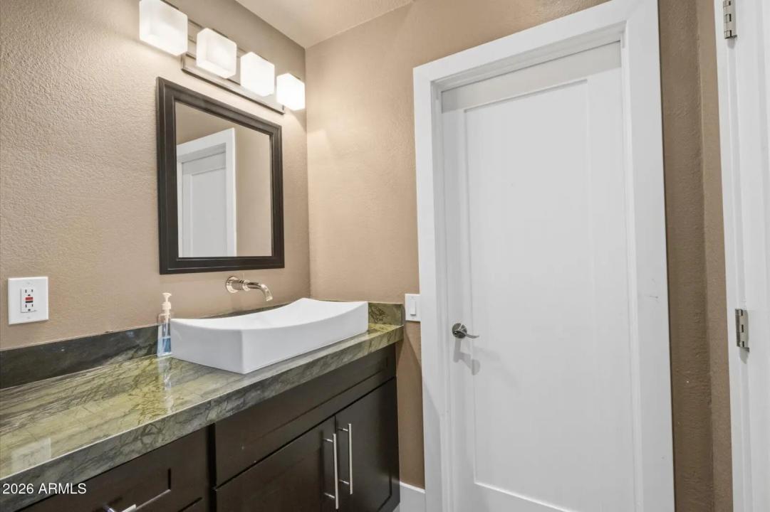 Real Estate Picture 16