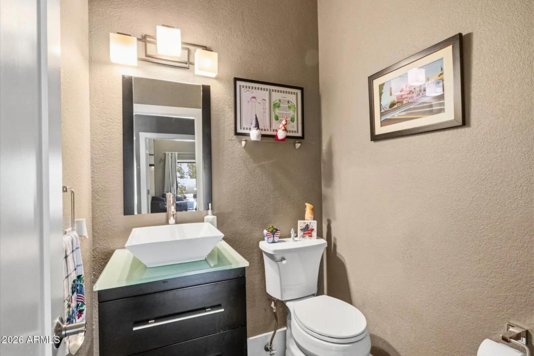 Real Estate Picture 23