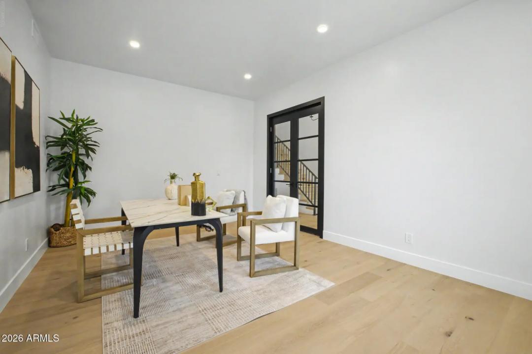 Real Estate Picture 10